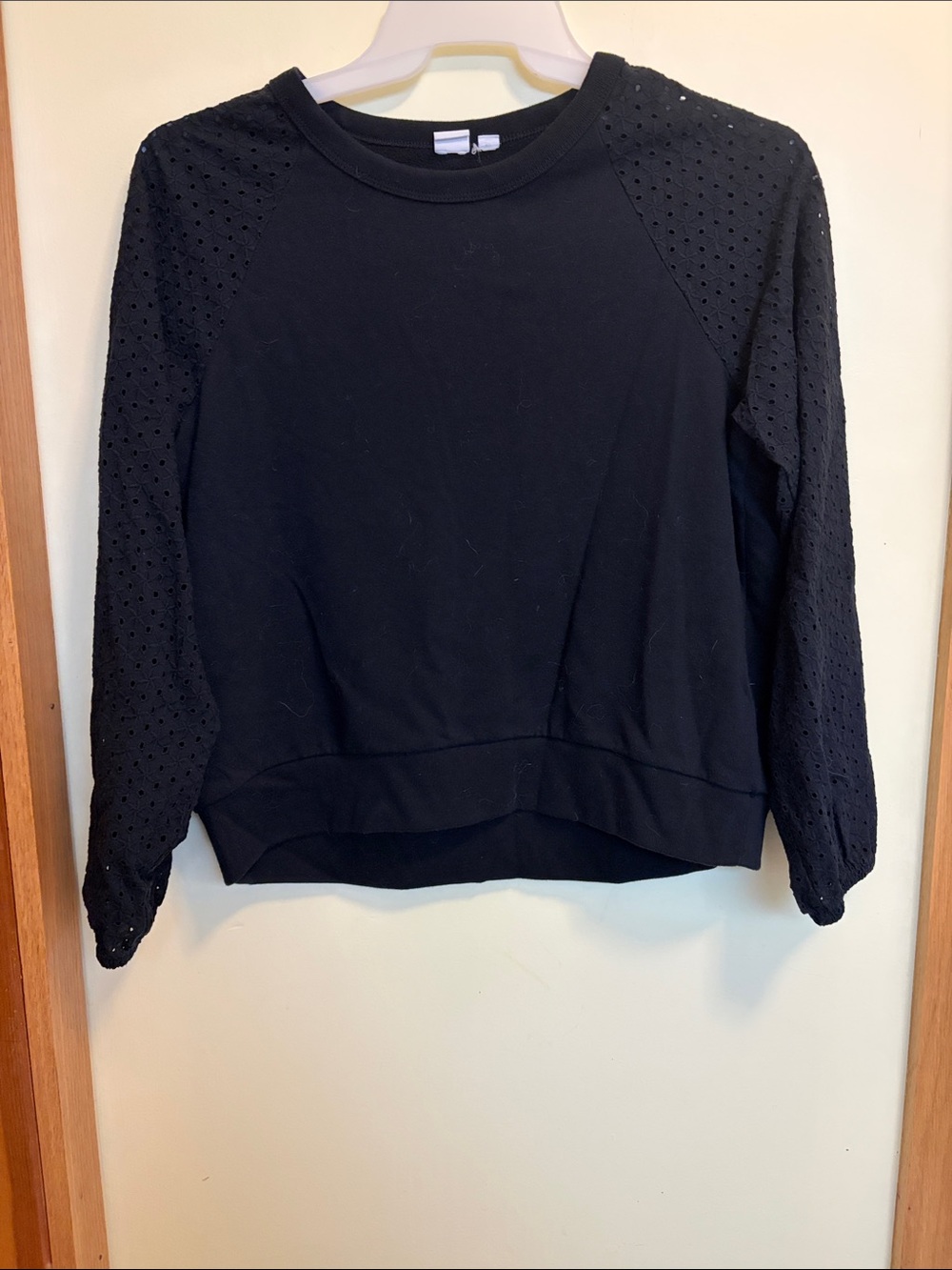 GAP Black Ribbed Crewneck Sweatshirt